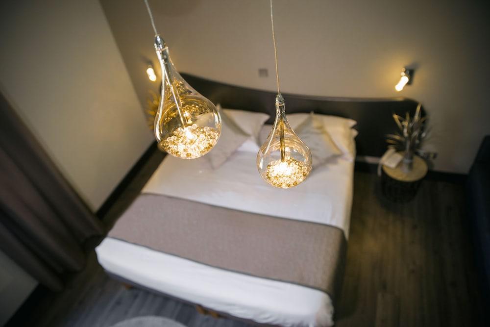 Aeroport - Parc Expo Hotel 3*